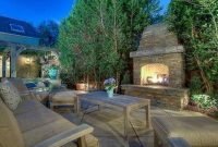 Marvelous Backyard Fireplace Ideas To Beautify Your Outdoor Decor 42