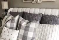 Perfect Choices Of Furniture For A Farmhouse Bedroom 10
