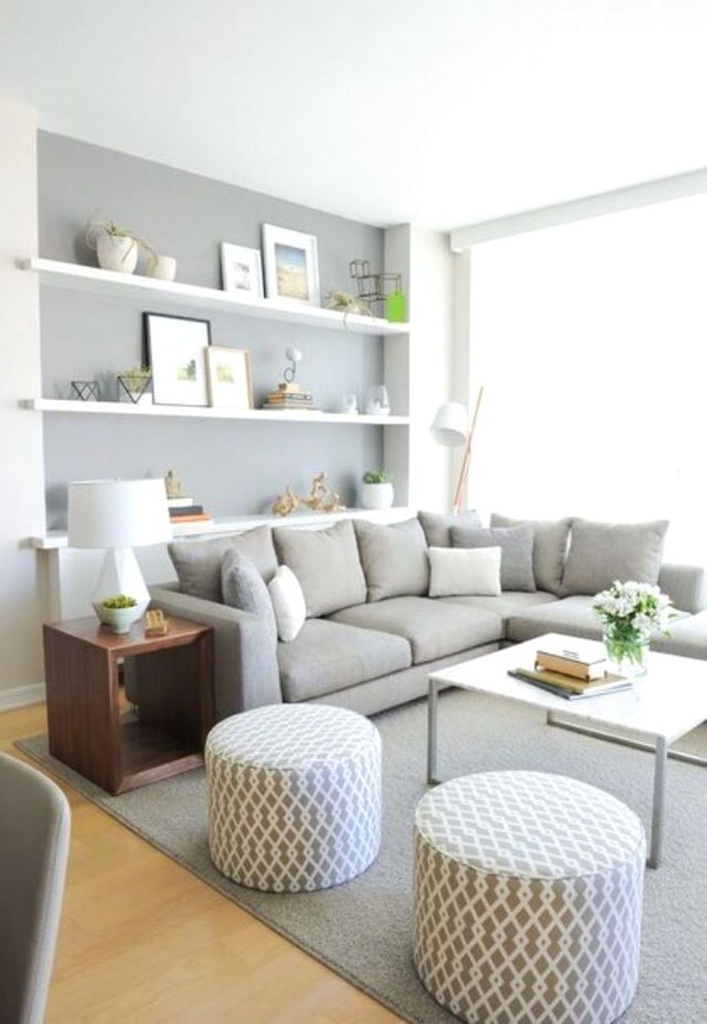 Popular Ways To Efficiently Arrange Furniture For Small Living Room 01