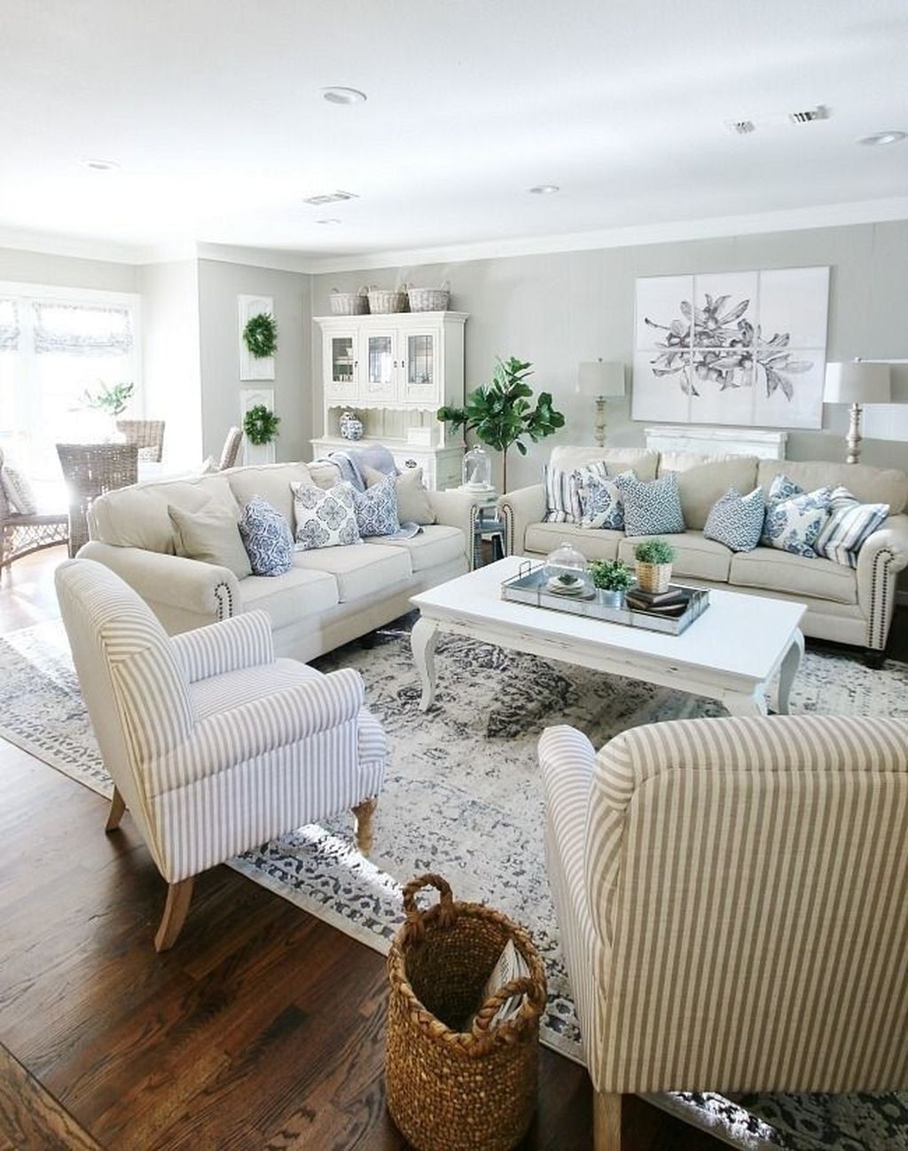 Popular Ways To Efficiently Arrange Furniture For Small Living Room 50