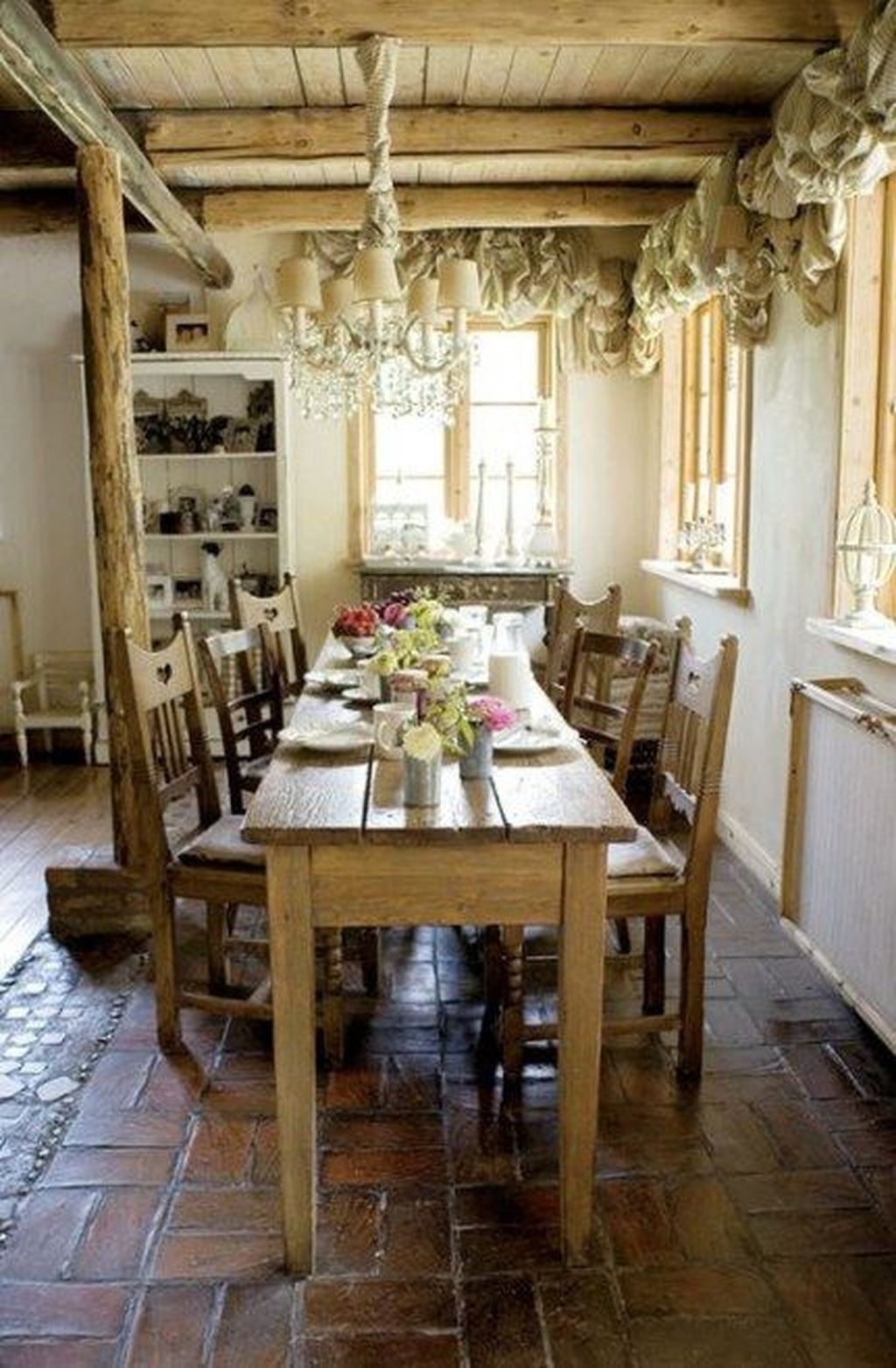 Rustic Farmhouse Table Ideas To Use In The Decor 18