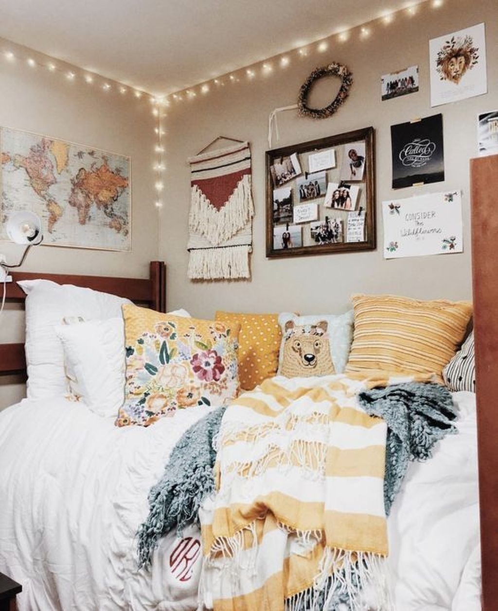 Splendid Dorm Room Ideas To Tare Room Decor To The Next Level 21