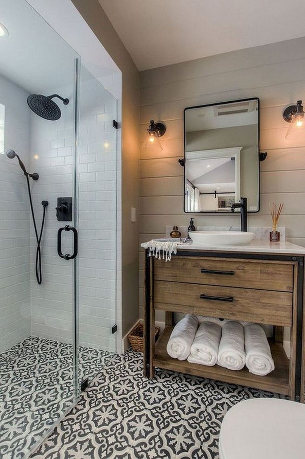 Unordinary Bathroom Design Ideas With Stunning Wood Shades 43