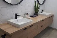 Unordinary Bathroom Design Ideas With Stunning Wood Shades 44